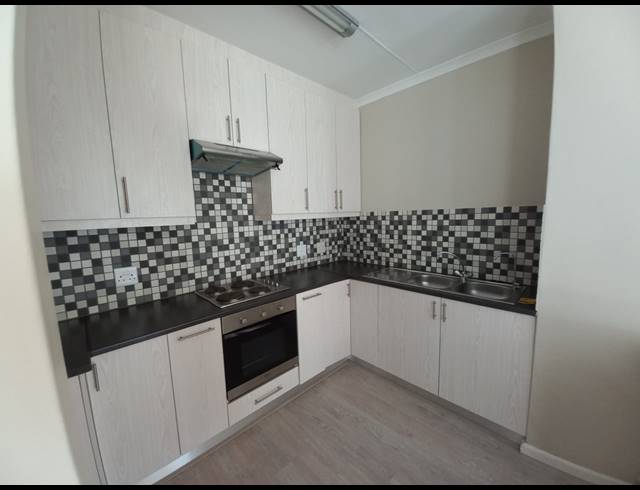 2 bed property to rent in REUNION PARK